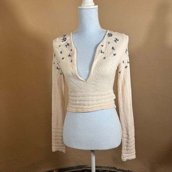Free People Tops - Free People Embroidered Boho Top Womens Small Blush Pink Bell Sleeve Deep V Neck